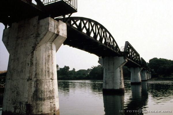 image-077 <p><b>Kanchanaburi - Die Brücke am Kwai</b></p>