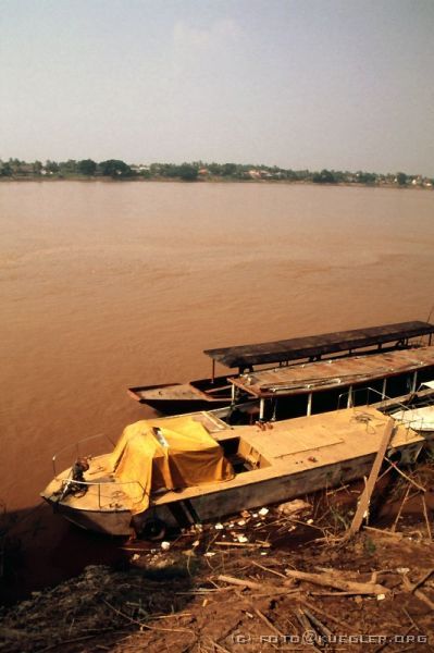 image-163 <p><b>Der Mekong in Nong Khai</b></p>
<p>Das Ufer auf der anderen Seite ist bereits Laos</p>
