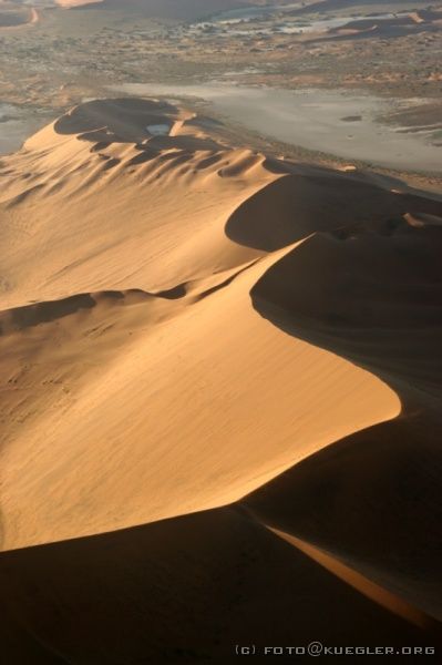 IMG_3850 <P><B>Rundflug über die Namib</B></P>