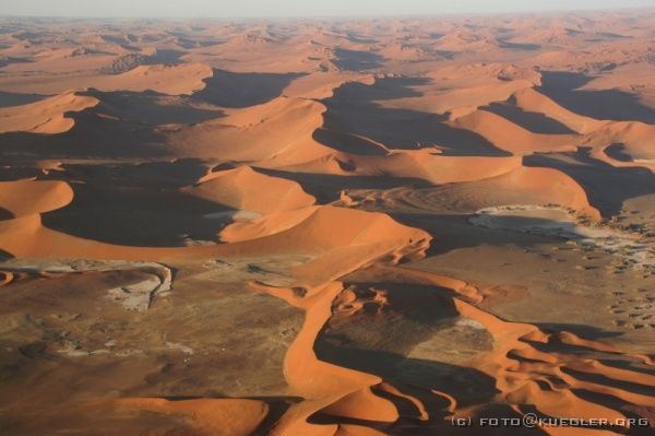 IMG_3862 <P><B>Rundflug über die Namib</B></P>