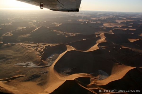 IMG_3871 <P><B>Rundflug über die Namib</B></P>