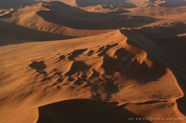 IMG_3886 <P><B>Rundflug über die Namib</B></P>