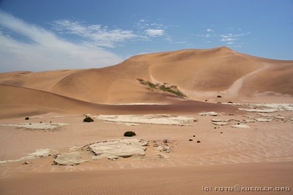 IMG_4091 <P><B>Die weißen Dünen von Swakopmund</B></P>