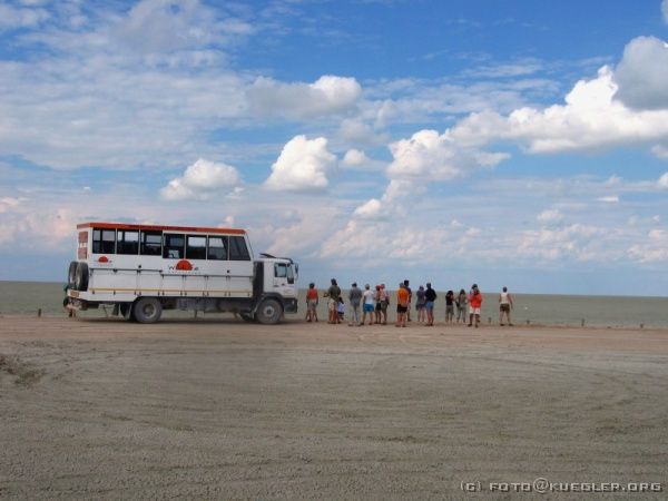 IMG_6994 <P><B>Etosha Nationalpark</B></P>
<P>Mitten in der Etosha-Pfanne</P>